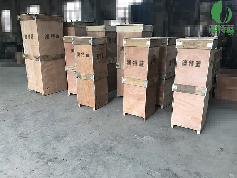 2019年4月3日，河南開封某制藥公司采購的10臺溶藥槽、混合反應(yīng)槽攪拌設(shè)備如期發(fā)貨。